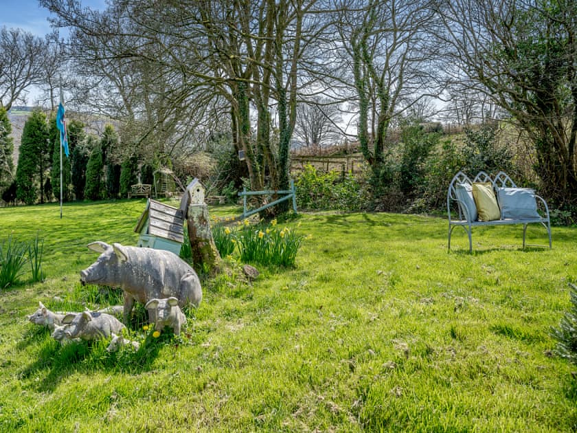 Garden | Ty Gwyn - Cefn Gorwydd Cottages, Gowerton, Gower