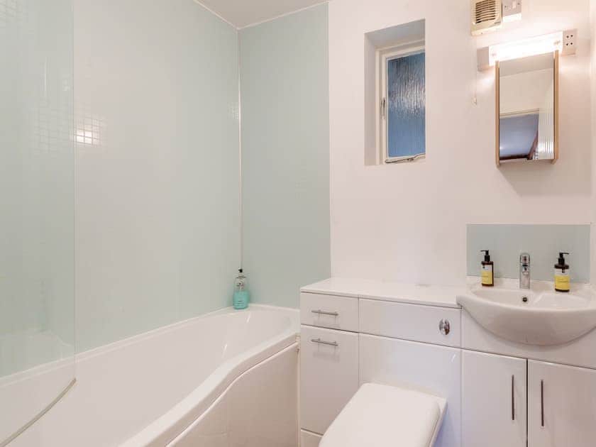 Bathroom | Haywain - Whitewells Farm, Ridgeway Cross, near Malvern