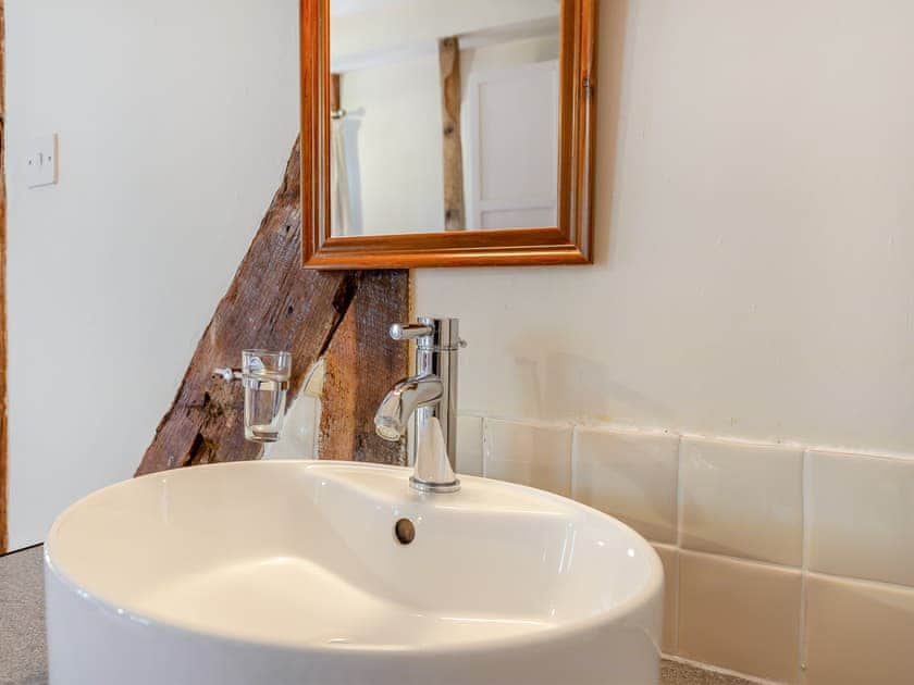 Bathroom | Haywain - Whitewells Farm, Ridgeway Cross, near Malvern