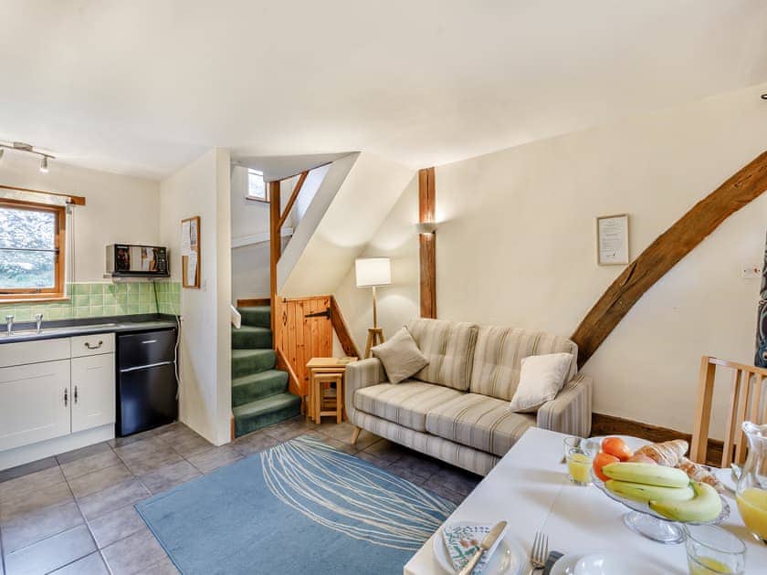 Open plan living space | Sparrows Nest - Whitewells Farm, Ridgeway Cross, near Malvern