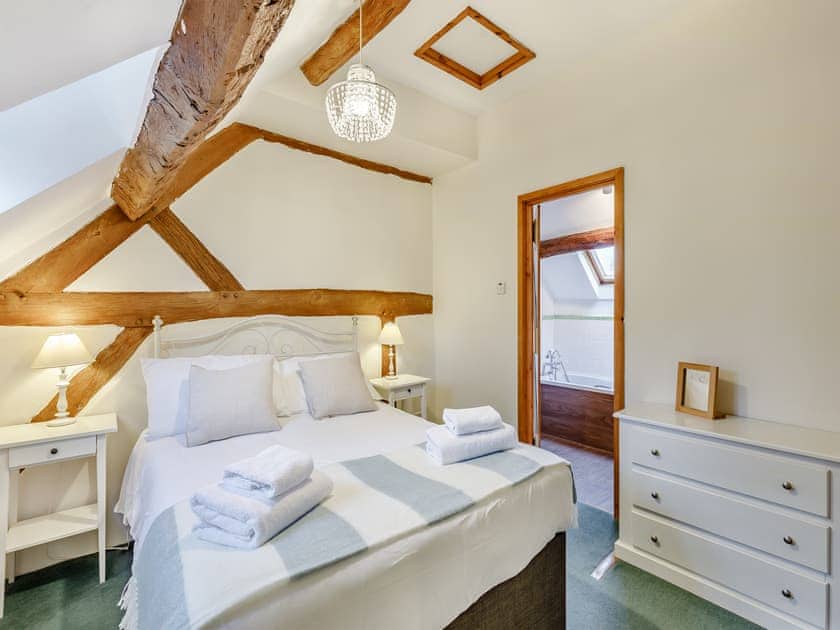 Double bedroom | Sparrows Nest - Whitewells Farm, Ridgeway Cross, near Malvern