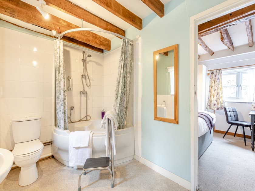 Bathroom | Cider Press - Whitewells Farm, Ridgeway Cross, near Malvern