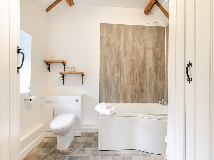Bathroom | Duck Pond - Whitewells Farm, Ridgeway Cross, near Malvern