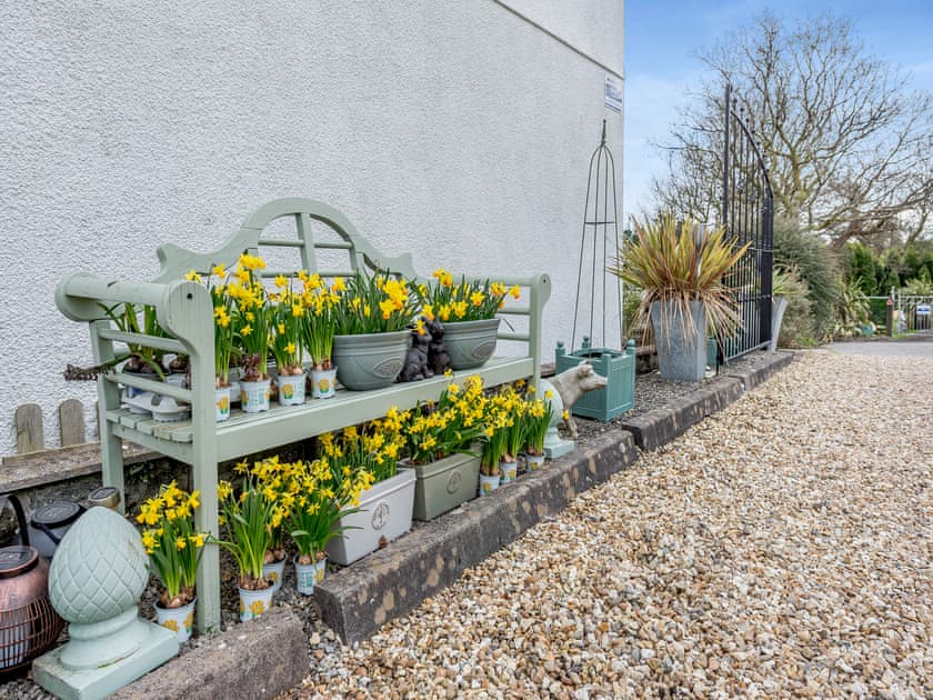 Garden and grounds | Ty Cae Mawr - Cefn Gorwydd Cottages, Gowerton, Gower