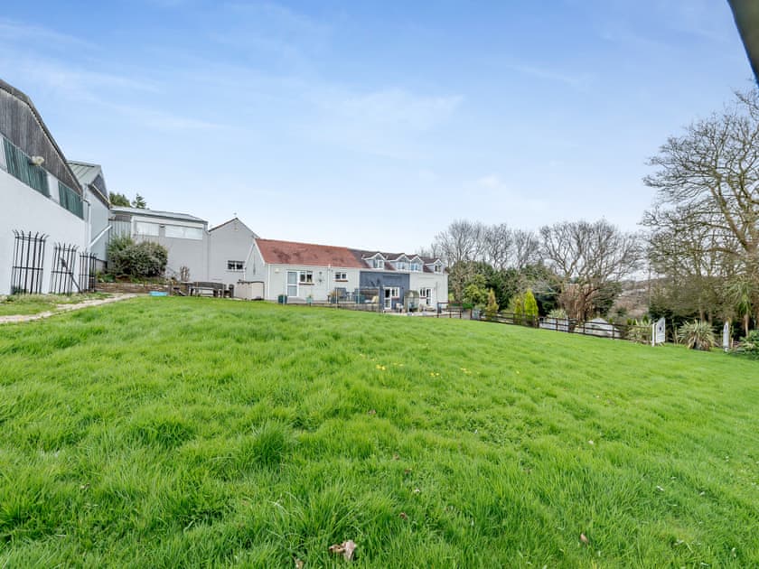 Garden and grounds | Ty Cae Mawr - Cefn Gorwydd Cottages, Gowerton, Gower
