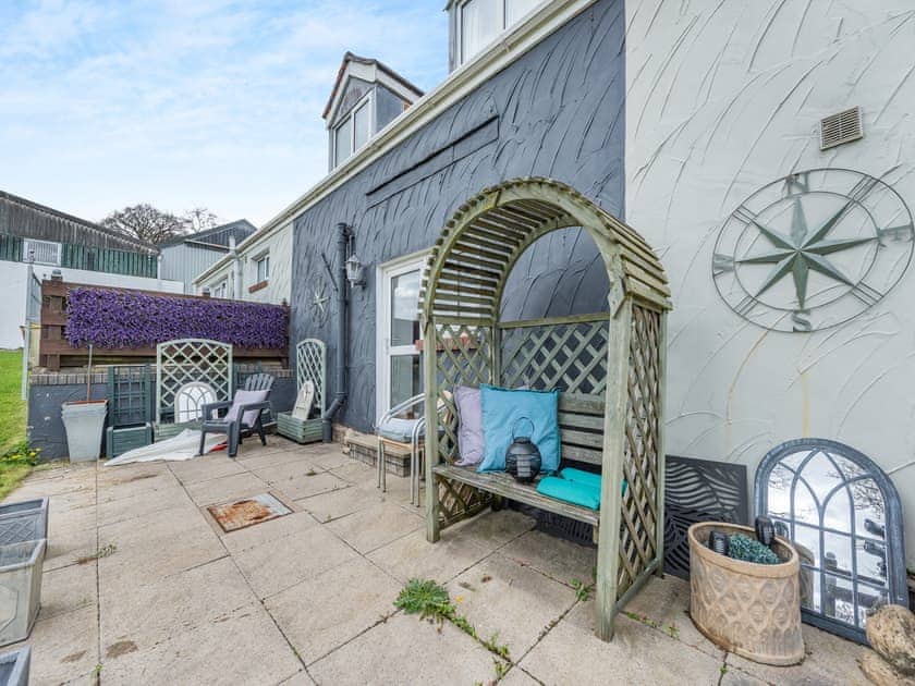 Sitting-out-area | Ty Llaethdy - Cefn Gorwydd Cottages, Gowerton, Gower