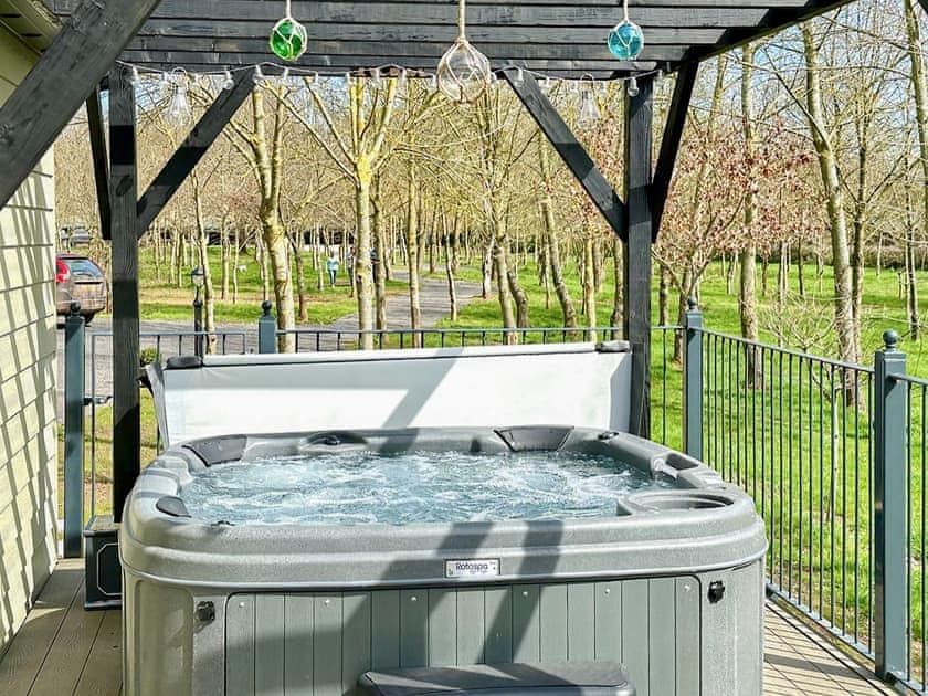 Hot tub | TallTrees - Lawpit Lodges, Uplowman, near Tiverton