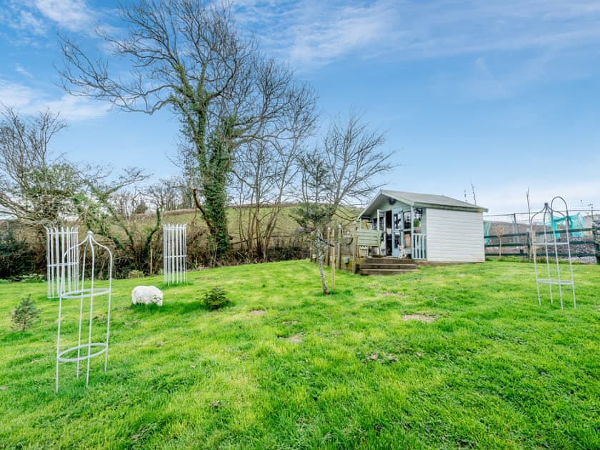Garden and grounds | Ty Berllan - Cefn Gorwydd Cottages, Gowerton, Gower