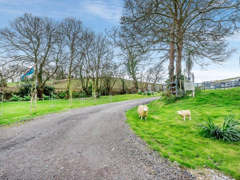 Driveway | Ty Berllan - Cefn Gorwydd Cottages, Gowerton, Gower