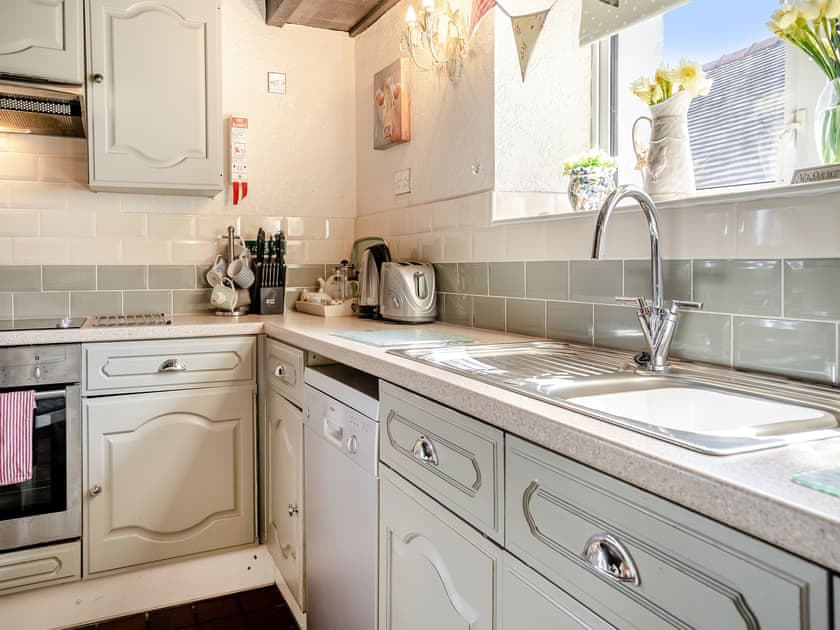 Kitchen/diner | Ty Ysgubor - Cefn Gorwydd Cottages, Gowerton, Gower