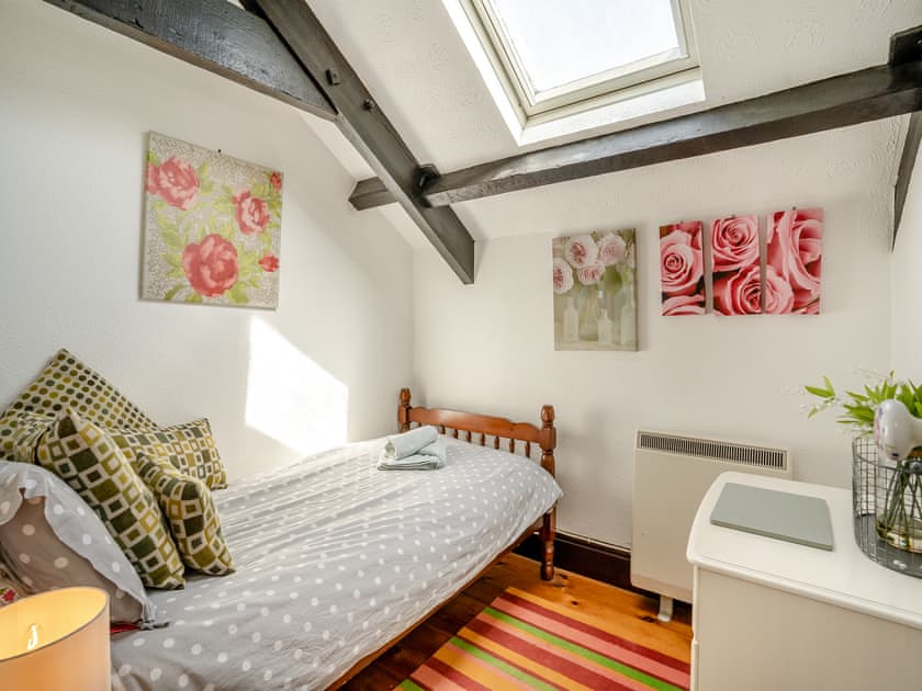 Single bedroom | Ty Ysgubor - Cefn Gorwydd Cottages, Gowerton, Gower