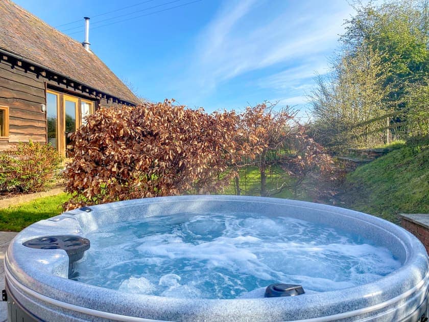 Hot tub | The Learpool Barn, Welland, near Malvern