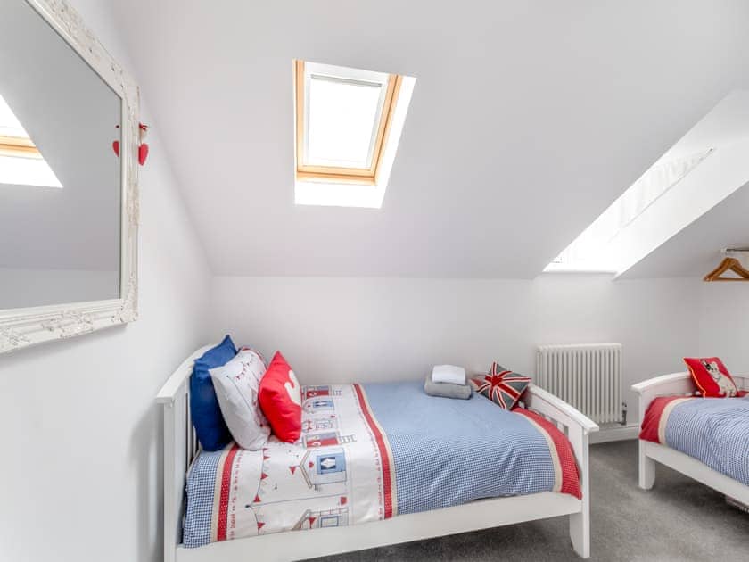 Twin bedroom | Pebble Cottage, Cullercoats, near Tynemouth