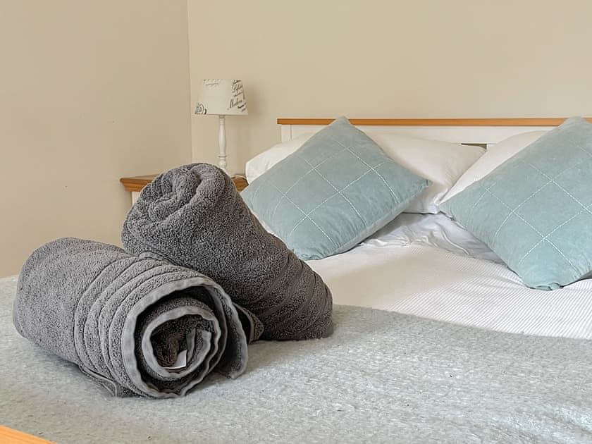 Relaxing double bedroom | The Bothy, Lymington