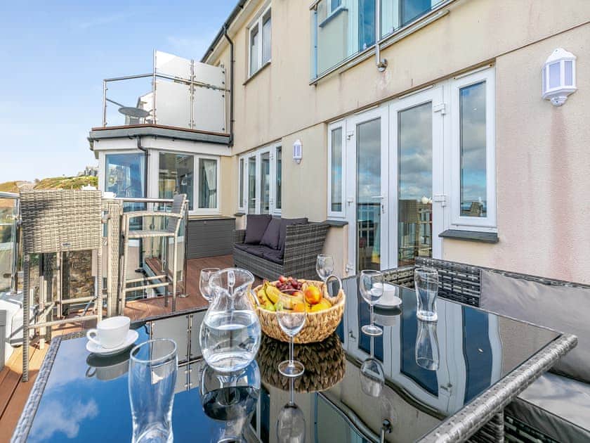 Sitting-out-area | Trencrom Villa, Carbis Bay