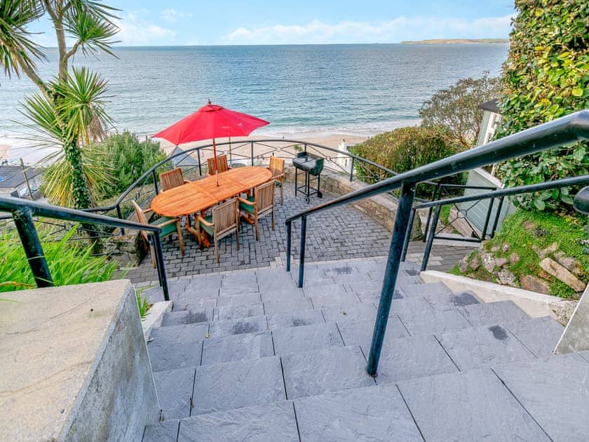 Sitting-out-area | Trencrom Villa, Carbis Bay