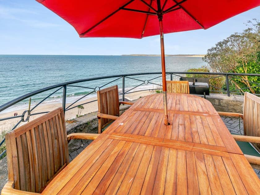 Sitting-out-area | Trencrom Villa, Carbis Bay
