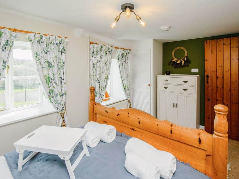 Master bedroom | Carters Cottage - Rudge Farm Cottages, Chilcombe, near Bridport