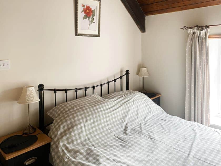 Double bedroom | Beckside Cottage, Great Fryupdale