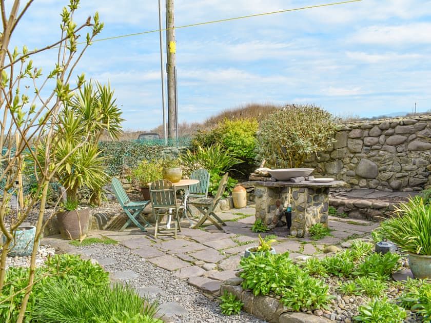 Garden | The Yard Beach Cottage - The Yard Cottages, Aberdesach, near Caernarfon