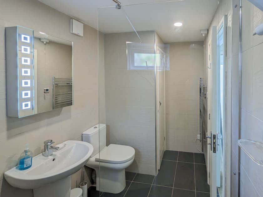Bathroom | Waters Edge, Amroth