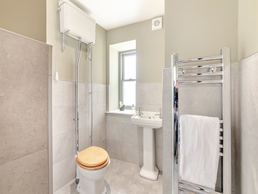 Bathroom | The Embassy, Eyemouth
