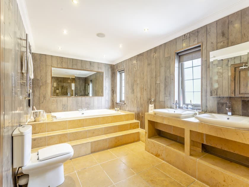 Bathroom | Stag Manor - Perfect Manors, Kirkhill, near Inverness