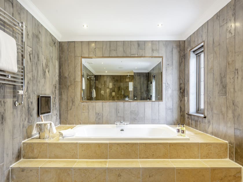 Bathroom | Stag Manor - Perfect Manors, Kirkhill, near Inverness
