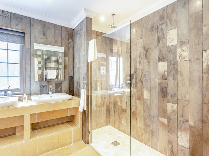 Bathroom | Stag Manor - Perfect Manors, Kirkhill, near Inverness