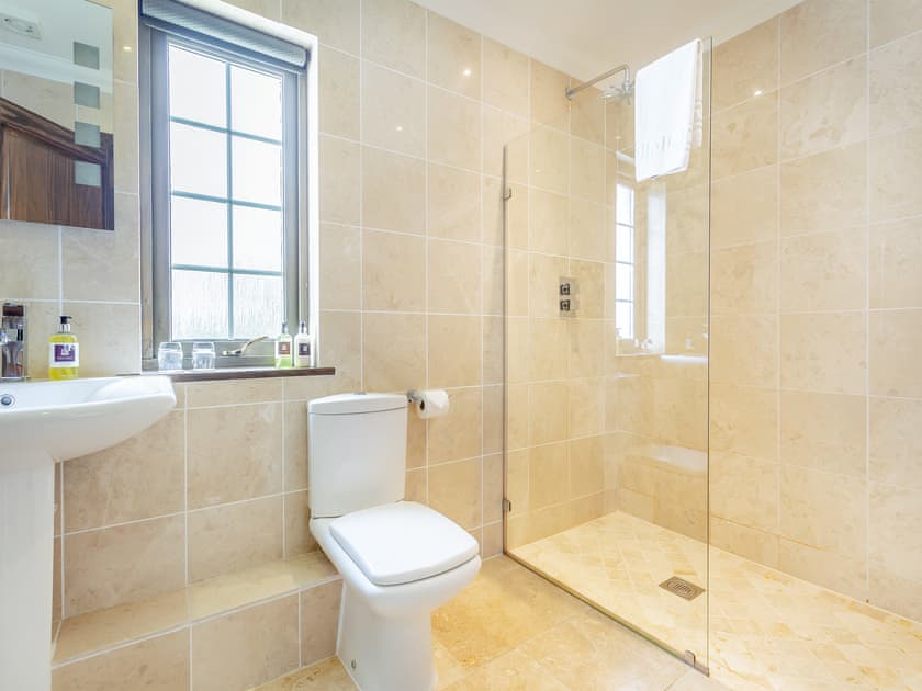 Bathroom | Stag Manor - Perfect Manors, Kirkhill, near Inverness