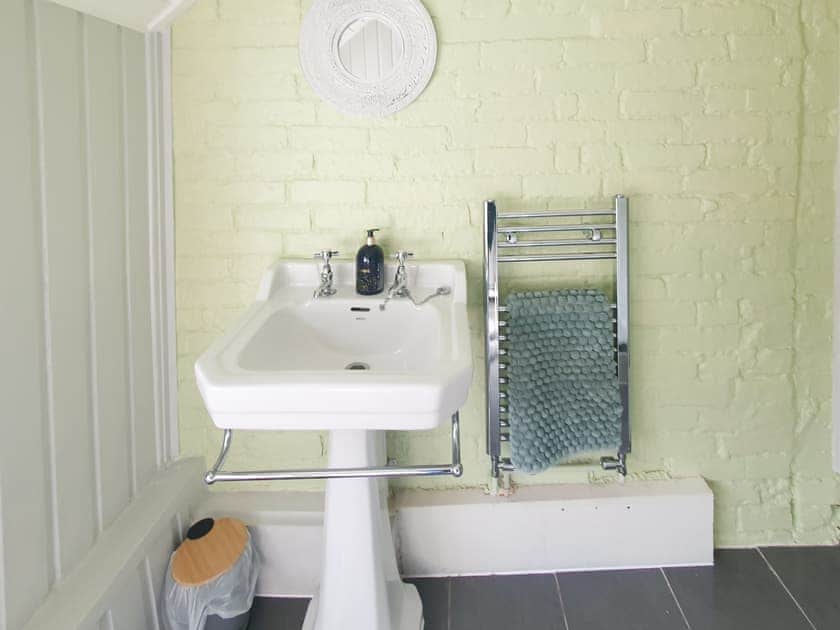 Bathroom | Drapers Cottage, Lubenham, near Market Harborough