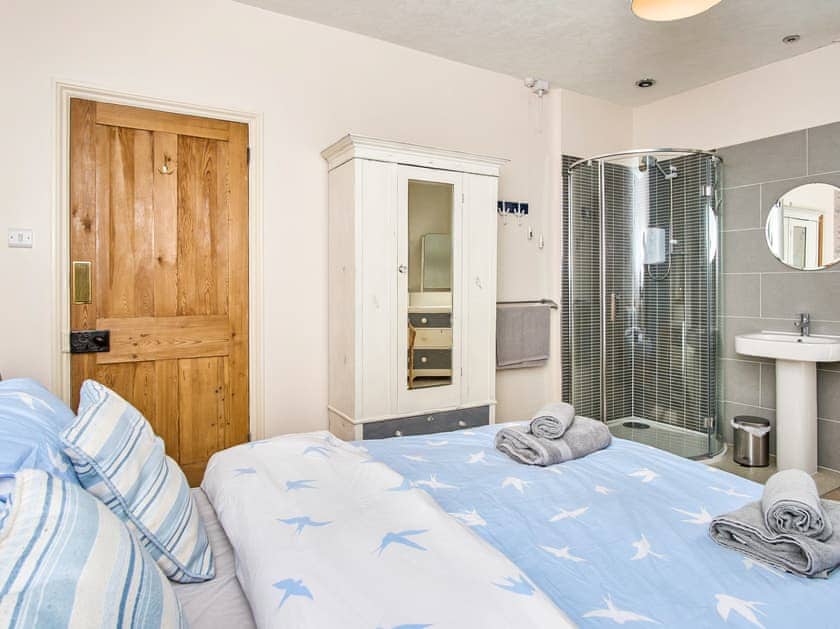 Double bedroom | Lyndean, Shanklin
