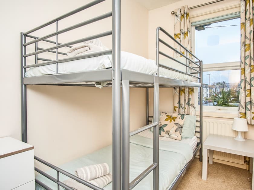 Bunk bedroom | Lyndean, Shanklin