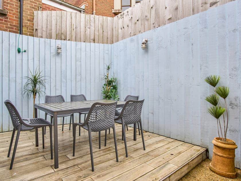 Decking | Lyndean, Shanklin