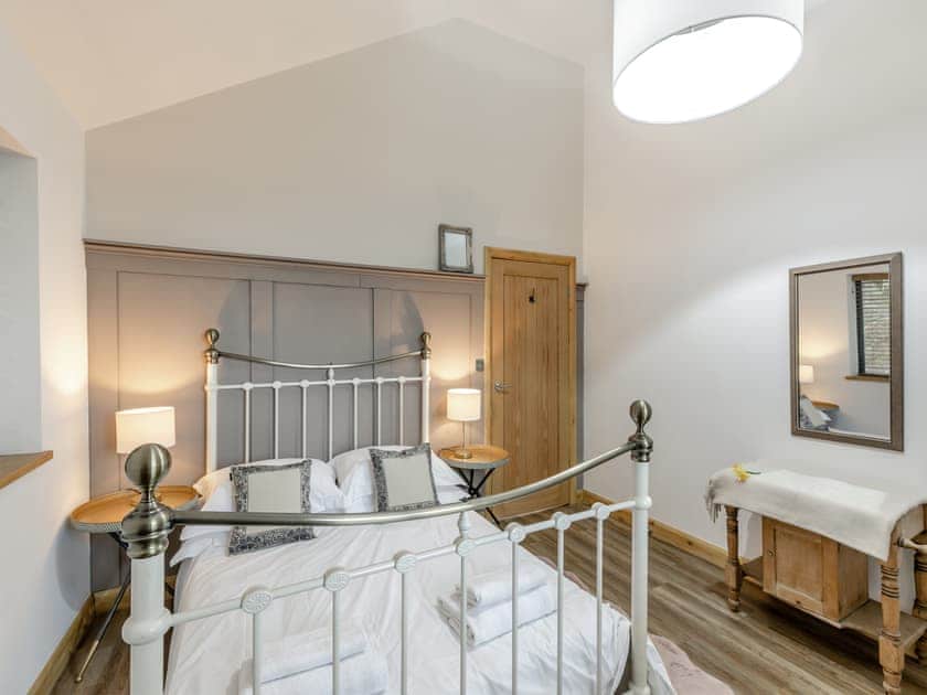 Double bedroom | Shutlingsloe - Higher Capstone Farm Cottages, Mellor, near Marple