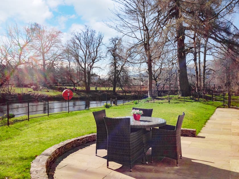 Sitting-out-area | Teithbank, Callander