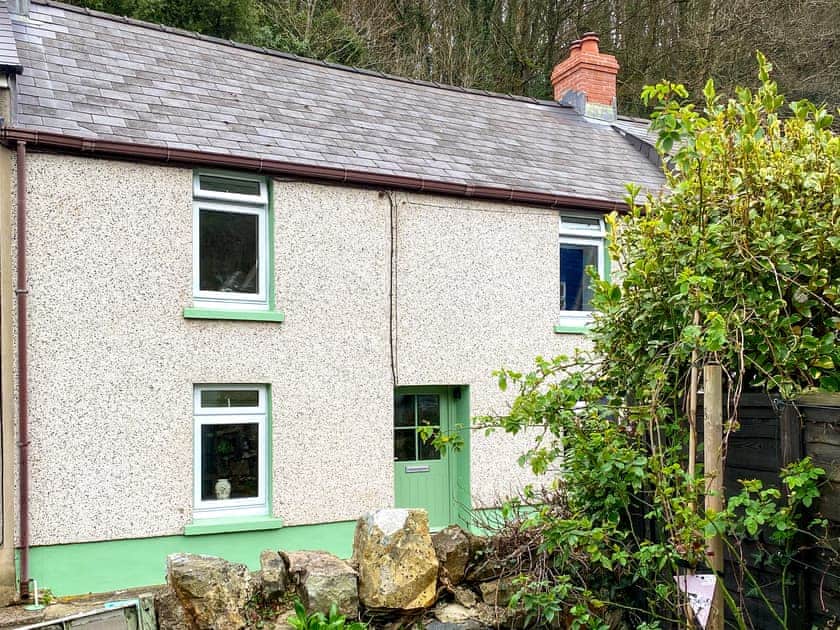 Exterior | Snowdrop Cottage, Fishguard
