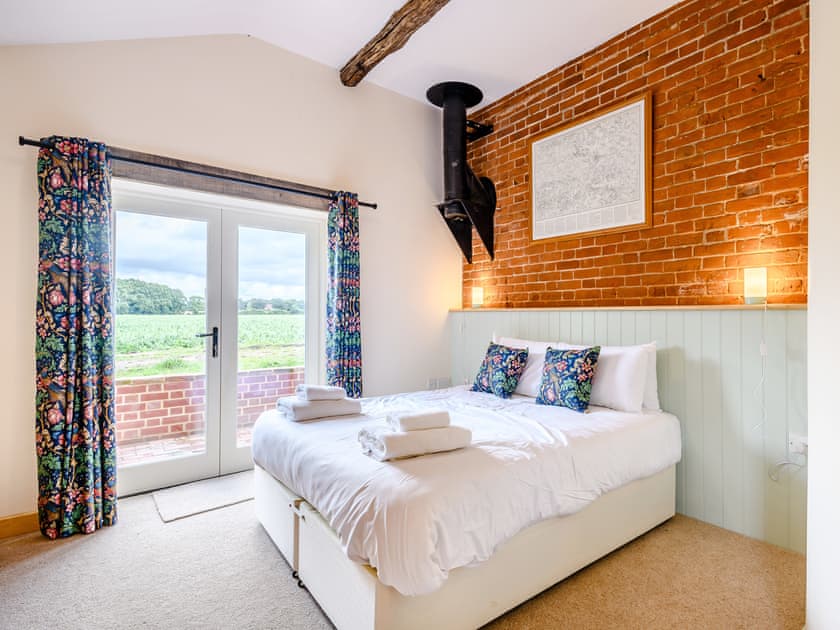 Double bedroom | Fred’s Barn, Westwick