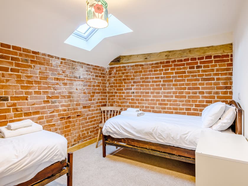 Twin bedroom | Fred’s Barn, Westwick