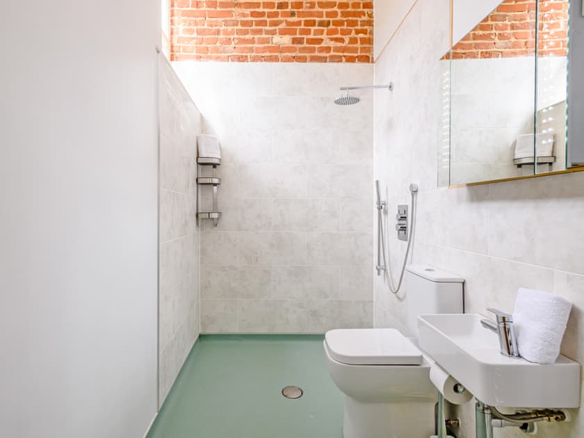 Shower room | Fred’s Barn, Westwick