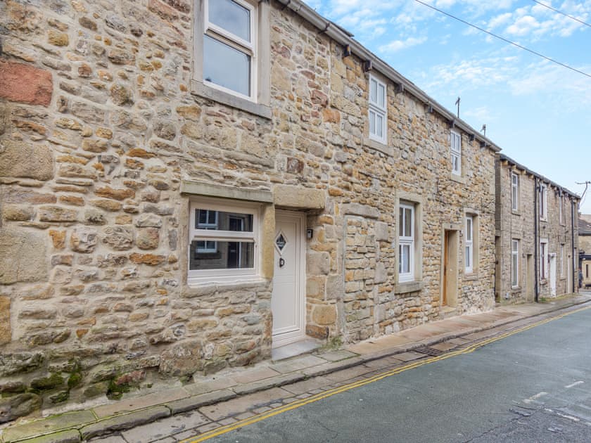 Blossom Tree Cottage (ref UK43492) in Barnoldswick