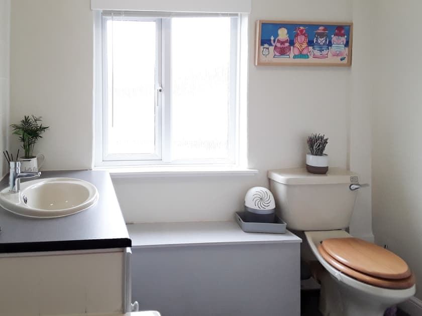 Bathroom | Shirley’s Cottage, Middlezoy, near Bridgwater