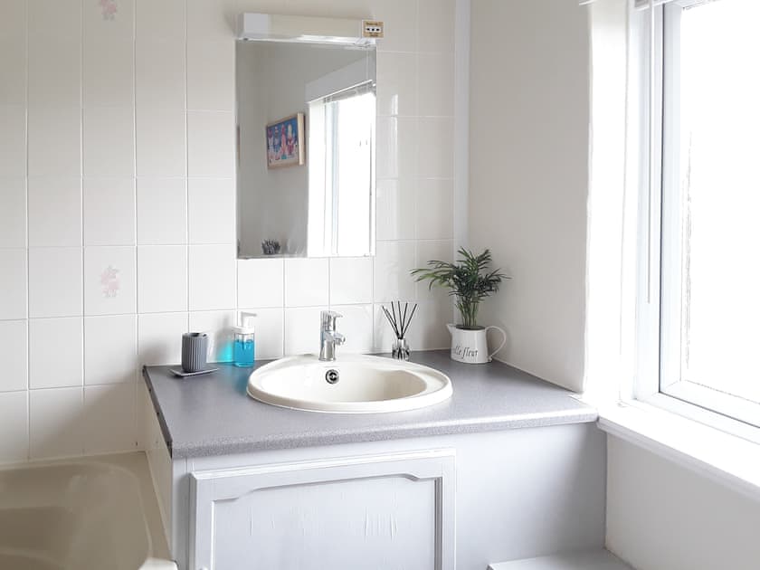 Bathroom | Shirley’s Cottage, Middlezoy, near Bridgwater
