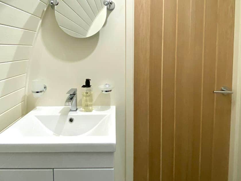 Shower room | Oak Tree Retreat, Dronfield