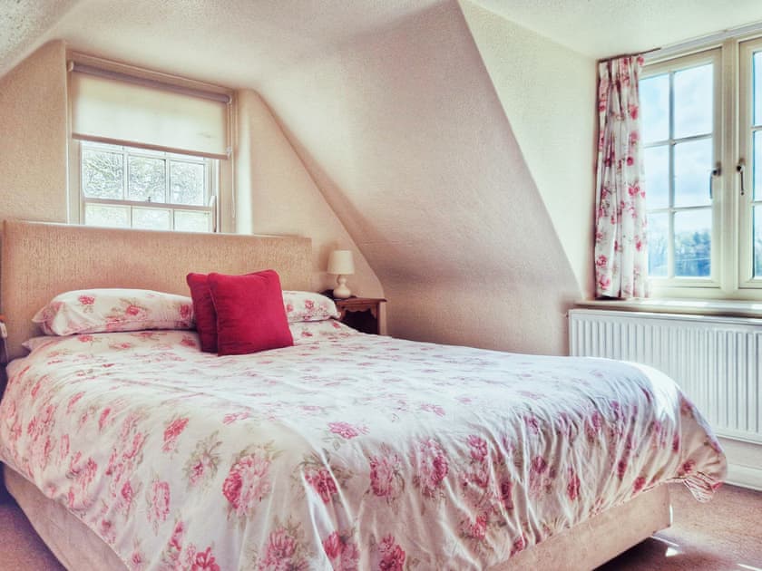 Double bedroom | The Mansion Cottage, Little London, near Tetford