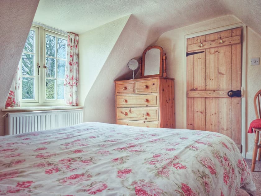 Double bedroom | The Mansion Cottage, Little London, near Tetford