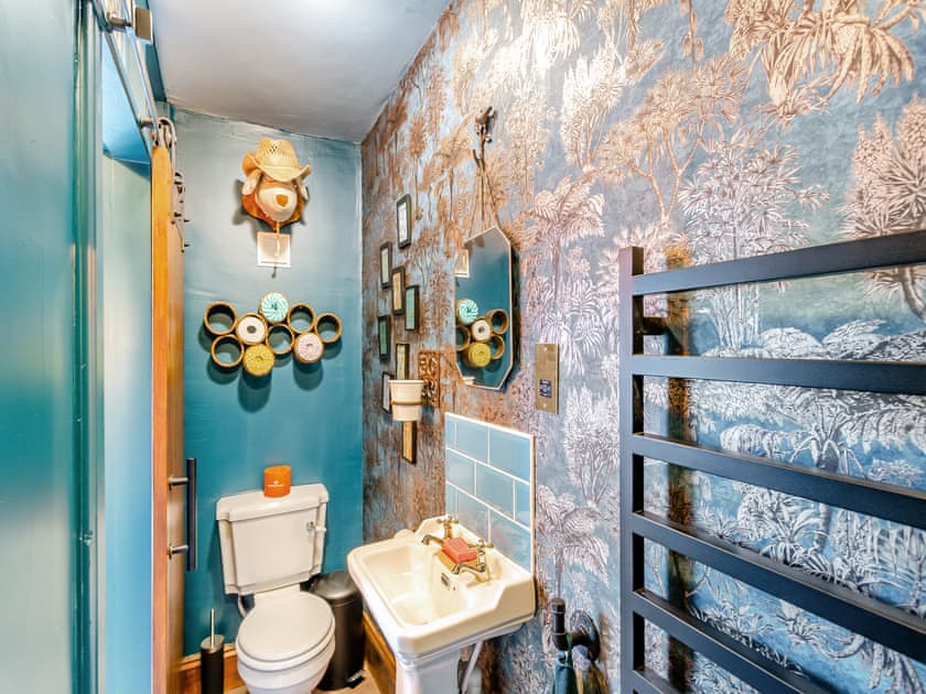 Shower room | Buttress Retreat, Hebden Bridge