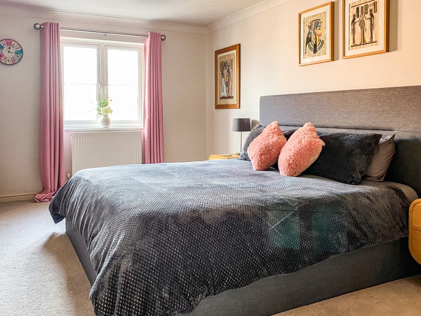 Double bedroom | Chestnut House, Bridgend