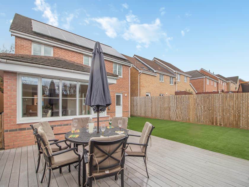 Sitting-out-area | Chestnut House, Bridgend