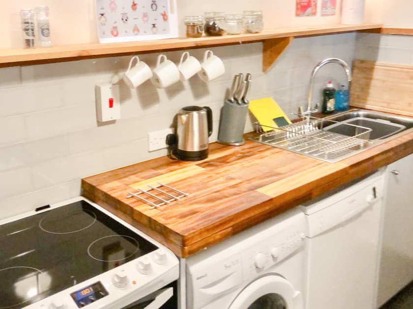 Kitchen | Jasmine Cottage - Capel Bethesda, Aberllefenni, near Machynlleth